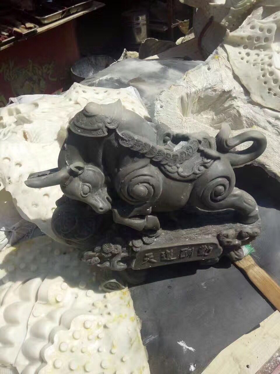 如何使用工業(yè)級模具硅膠制作模具？