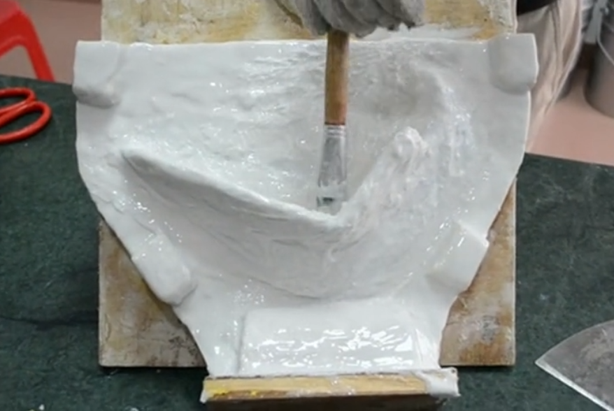 模具硅膠操作方法有幾種？